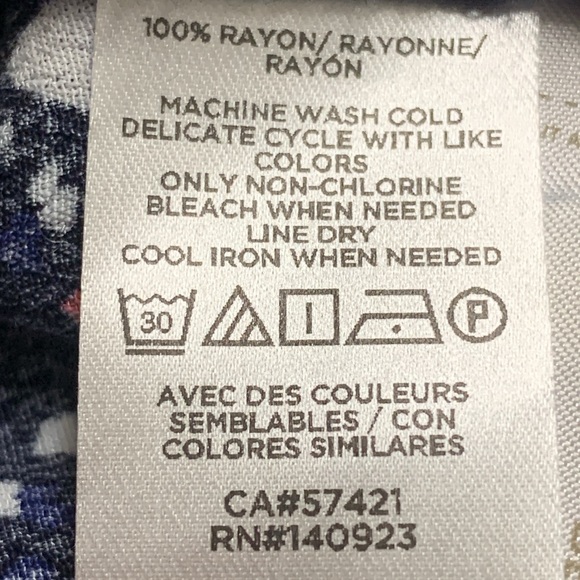 Womens NWT LOFT Heart Button Ruffle V-Neck Long Sleeve Tiered Dress - Picture 9 of 10